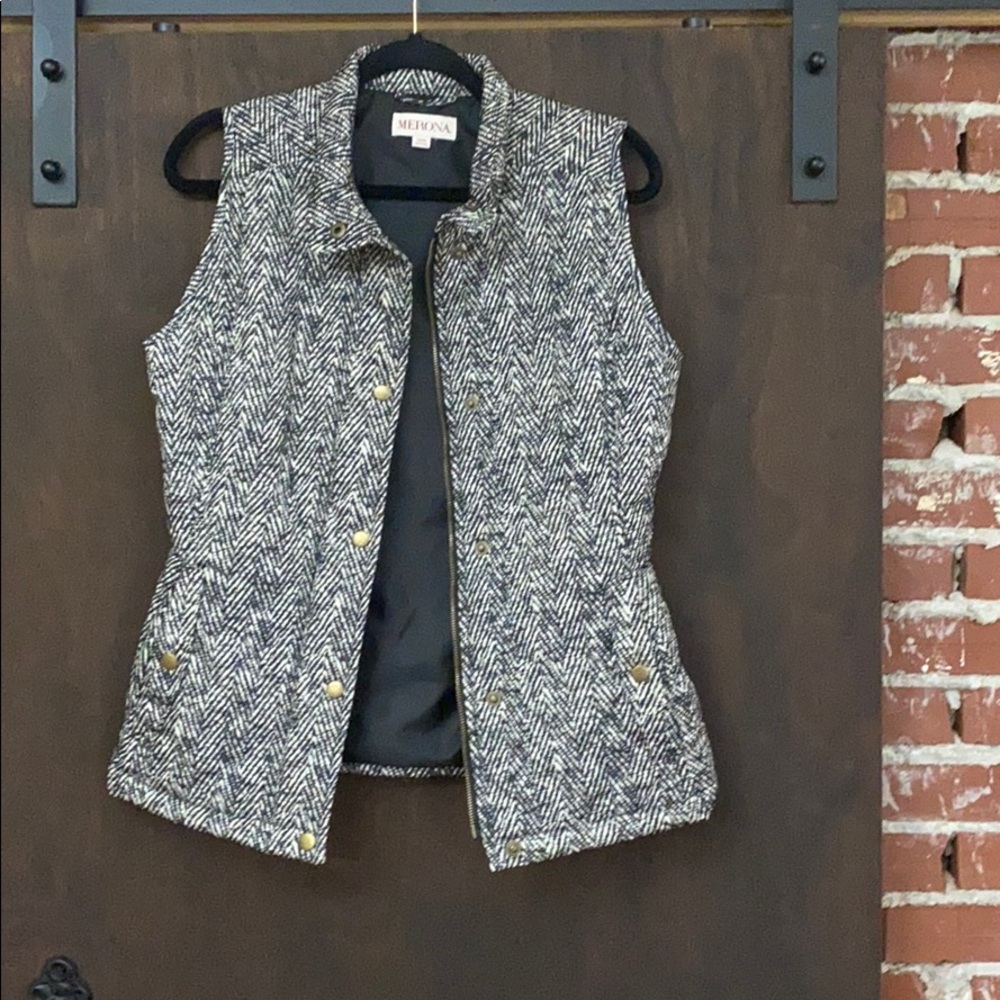 Merona vest. Black and white
